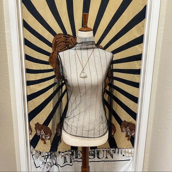 🌈 Beautiful contemporary mesh top - Picture 2 of 11